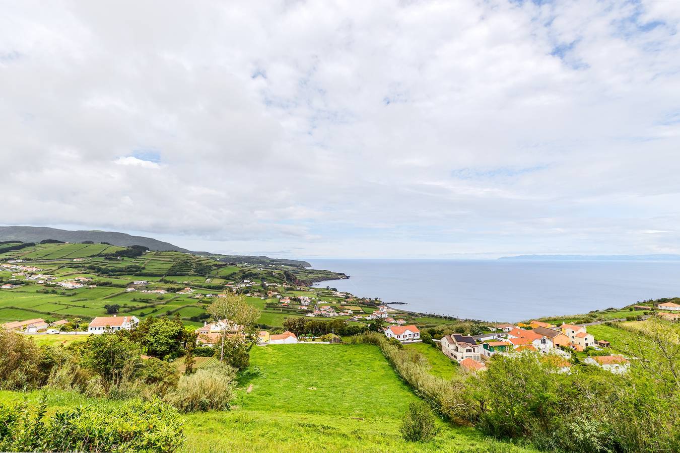 Geheel appartement, Appartement 'Praia Do Almoxarife Perto Do Mar' met Uitzicht op Zee, Wifi en Airconditioning in Praia do Almoxarife, Faial