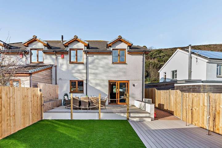 Cottage for 8 people, with garden and hot tub, with pets in Portreath