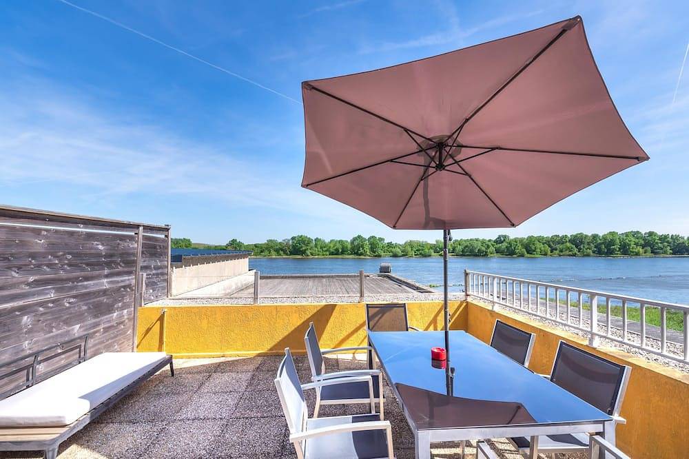 Appartement entier, Appartement terrasse vue Loire in Bouchemaine, Région d'Angers