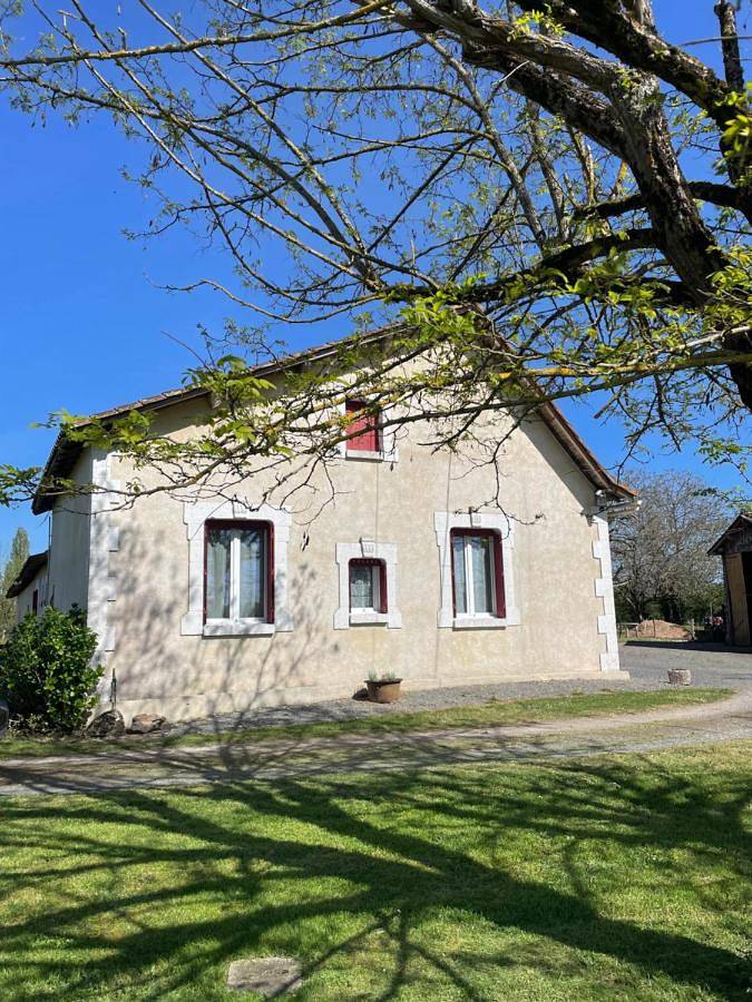 Location de vacances pour 6 personnes, avec terrasse à Saint-Laurent-des-Hommes - 3