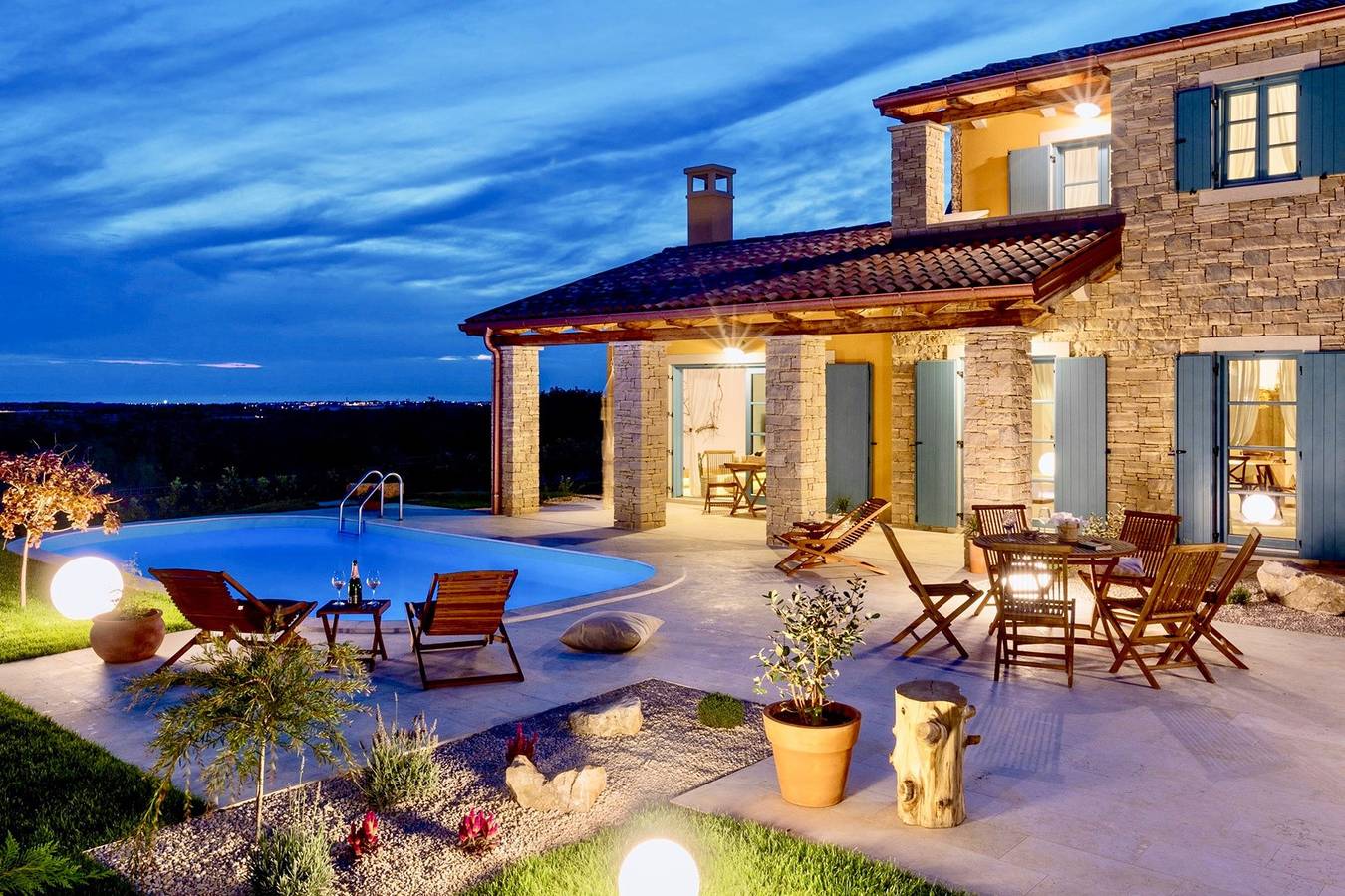 Charming villa La Perla with pool, jacuzzi and sea view near Umag in Umag Region