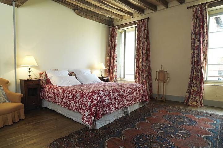 Location de vacances pour 15 personnes, avec terrasse et jardin, animaux acceptés dans Château de Saint-Fargeau - 3