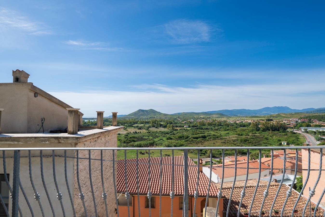 Casa Vacanze 'Sergio House Seaview' con Vista Mare, Wi-Fi e Aria Condizionata in Flumini, Posada