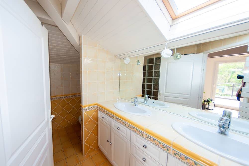 Maison Zen - Bayonne 10 min away in Mouguerre, Region de Bayona