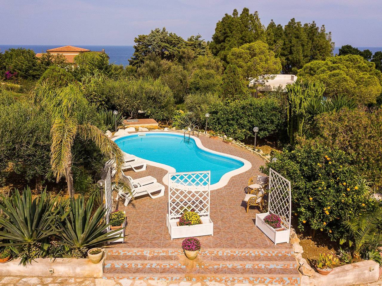 Villa in Sizilien mit Pool am Sandstrand in Scopello, Castellammare del Golfo