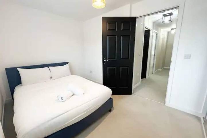 Superb 3 Bed Home away from Home, 5 minutes  from Glasgow Fort retail park in Glasgow, Greater Glasgow und Clyde Valley