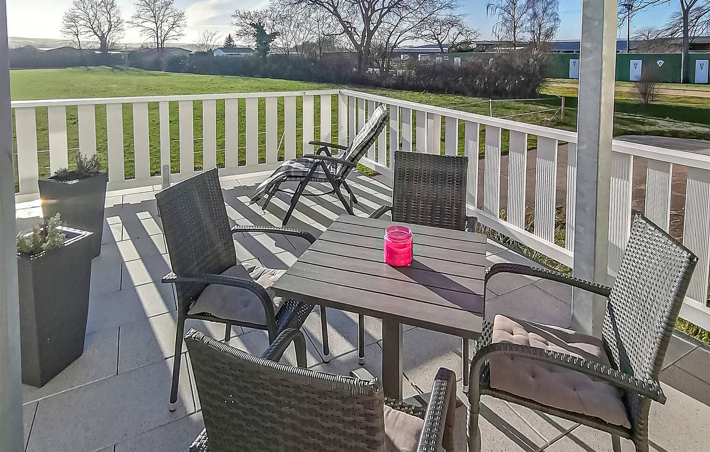 Ganze Ferienwohnung, Rückzugsort am Strand mit Terrasse und Parkplatz in Hohen Wieschendorf, Hohenkirchen