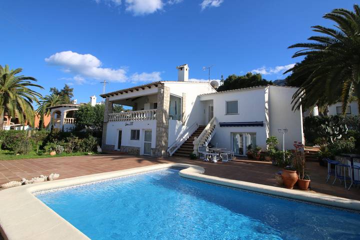 Villa pour 4 personnes, avec jardin et balcon à Dénia