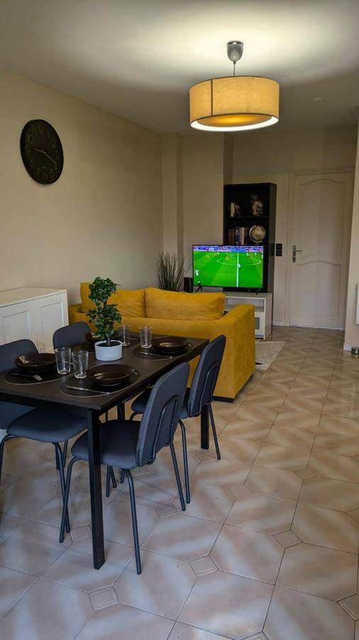 Gîte pour 4 personnes, avec terrasse ainsi que vue et jardin à Paray-Vieille-Poste - 4