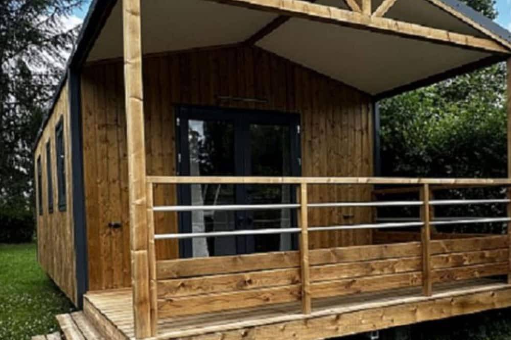 Mobile Home with Terrace in Charlieu, 6 Guests in Charlieu, Roanne region