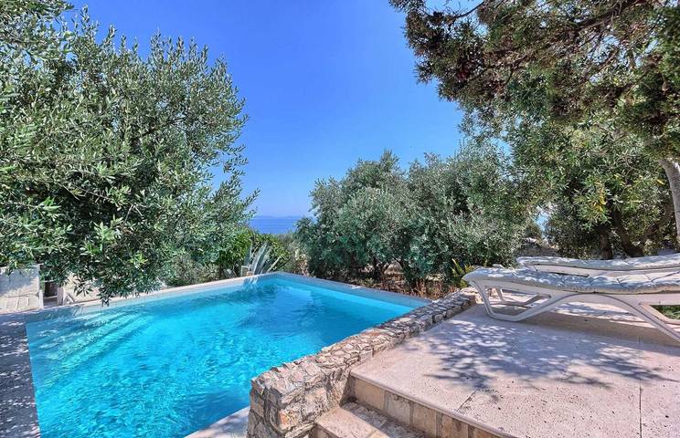 Ferienhaus für 12 Personen, mit Meerblick und Pool sowie Terrasse