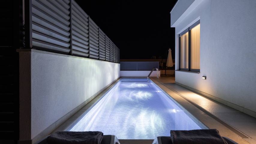 Villa pour 6 personnes, avec terrasse ainsi que jardin et jacuzzi à Makarska - 2