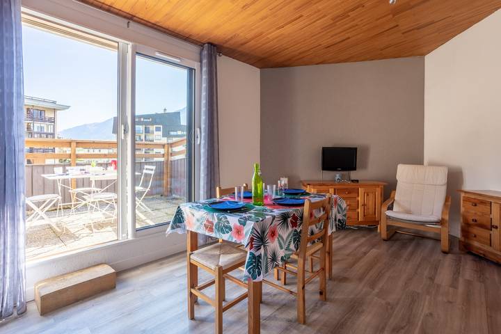 Gîte pour 4 personnes, avec terrasse dans Lac de Serre-Ponçon - 2