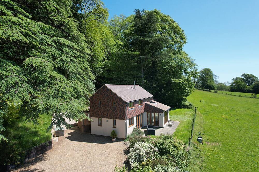 Holly Cottage - Tranquil luxury country cottage in the Surrey Hills in Ewhurst (Surrey), Surrey