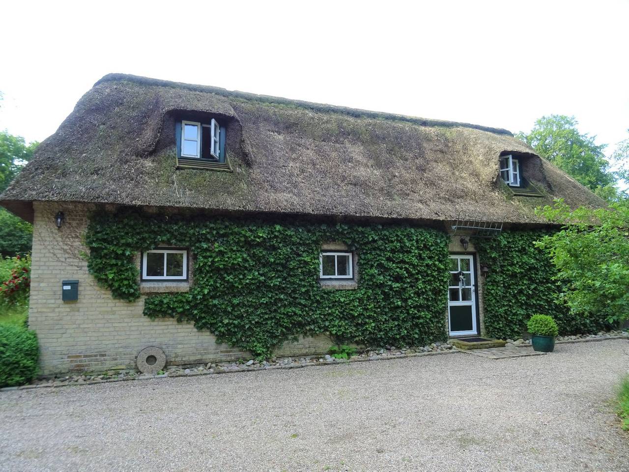 Ganze Ferienwohnung, Kleines Reethaus mit liebevoller Einrichtung und Garten - Kleines Reethaus Johannsen - Peter Johannsen in Silberstedt, Eider-Treene-Sorge