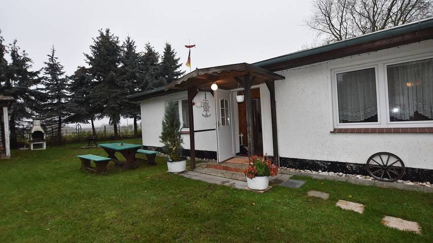 Bungalow für 3 Personen, mit Terrasse und Garten, mit Haustier in Boiensdorf