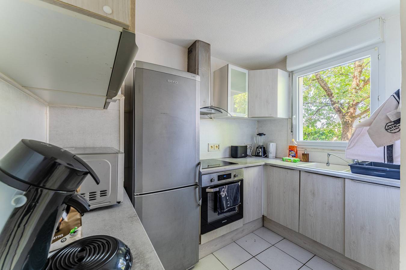Appartement entier, Appartement 'Proche Bordeaux' avec piscine partagée, terrasse privée et Wi-Fi in Saint-André-de-Cubzac, Région de Blaye