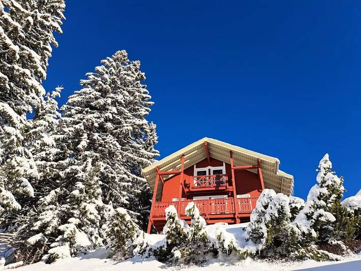 Chalet pour 6 personnes, avec vue et terrasse dans Les Carroz