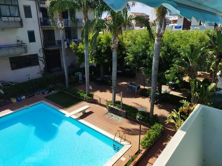 Ferienwohnung für 4 Personen, mit Ausblick und Terrasse sowie Pool - 1
