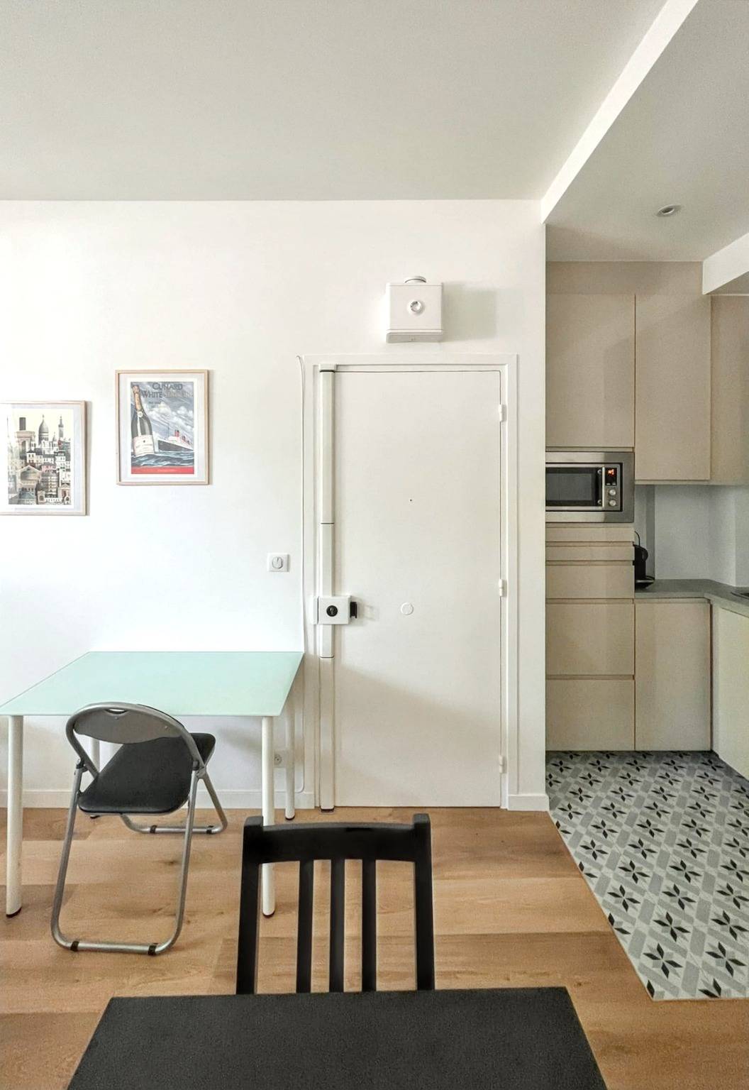 Studio entier, Studio de charme à Montrouge - 20 m² - Internet inclus in Montrouge, Hauts-de-Seine