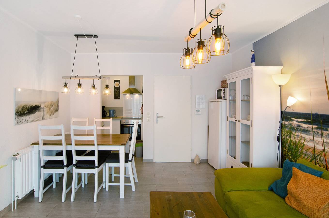 Apartamento 'Casa Deichblick Nessmersiel' con terraza privada, jardín y wifi in Neßmersiel, Dornum