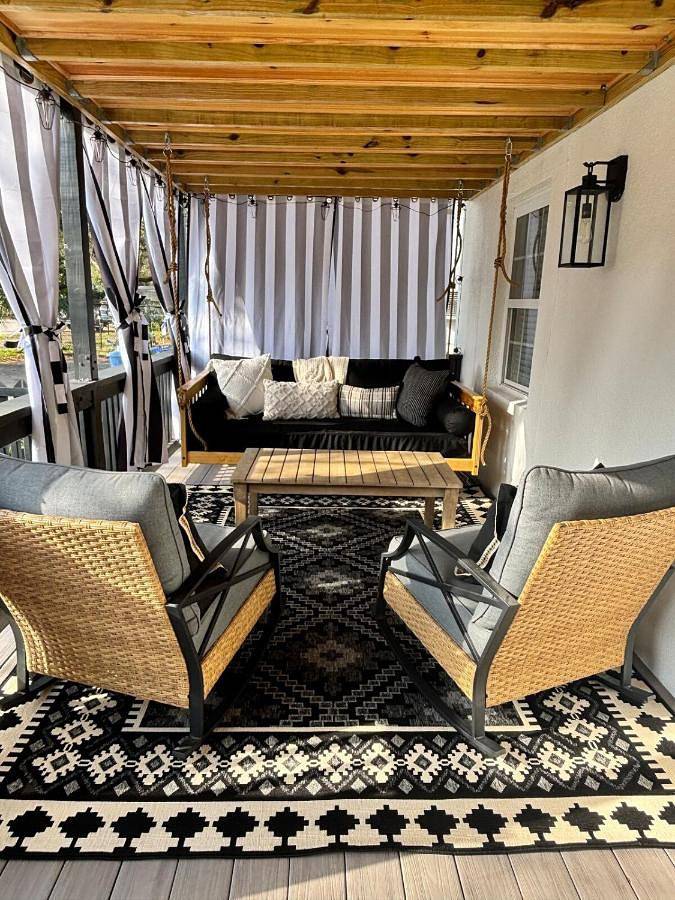 Chalet para 4 personas, con jardín y jacuzzi - 1