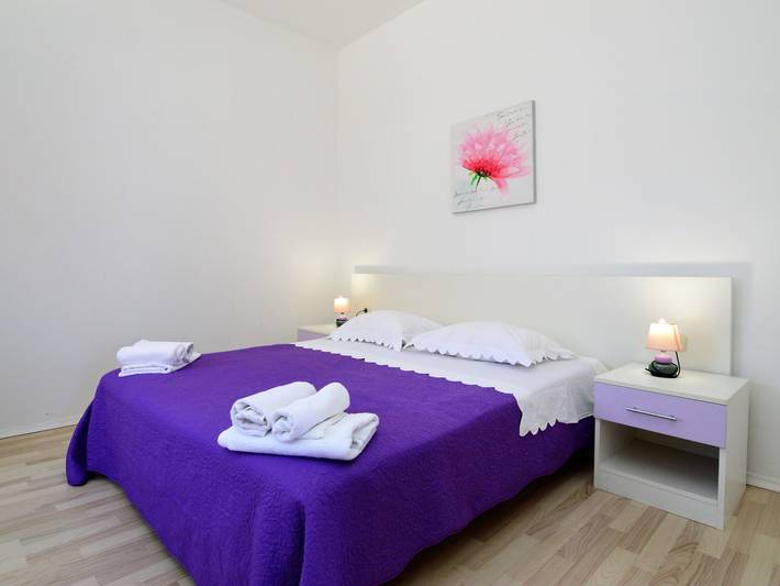 Ferienwohnung für 4 Personen, mit Terrasse und Garten in Grad Šibenik - 4