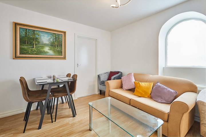 Vacation rental for 4 people, with yard, with pets in Durham