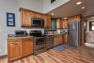 Vacation House for 6 Guests in West Glacier, Glacier National Park, Picture 4