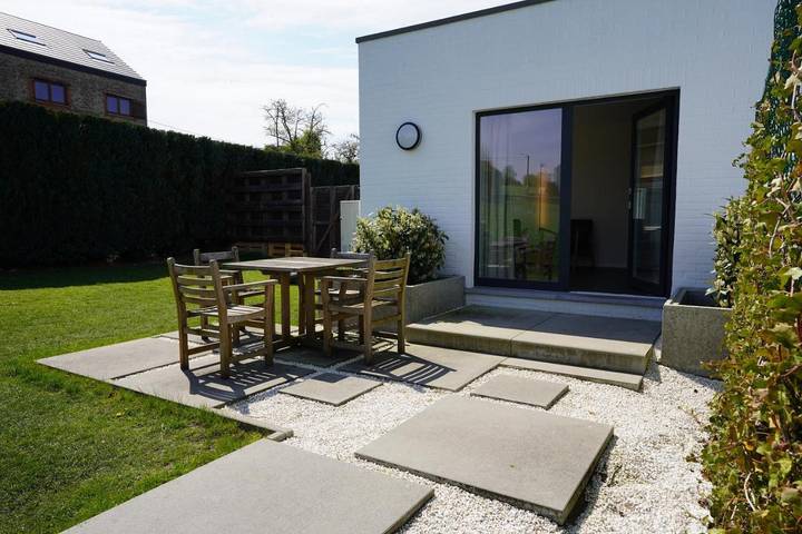 Location de vacances pour 2 personnes, avec Terrasse ainsi que Jardin et Vue à Fosses-la-Ville - 2