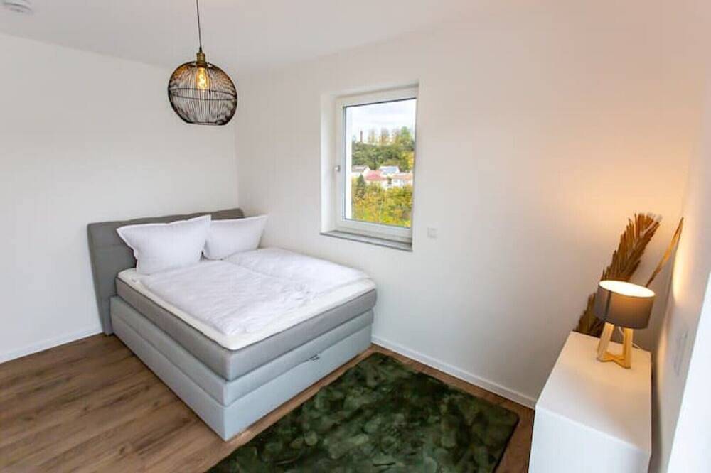 Ganze Wohnung, Exklusive Cozy 3-Zi-Penthouse mit großer Dachterrasse *Nähe Europa Park* in Lahr, Mittlerer Schwarzwald