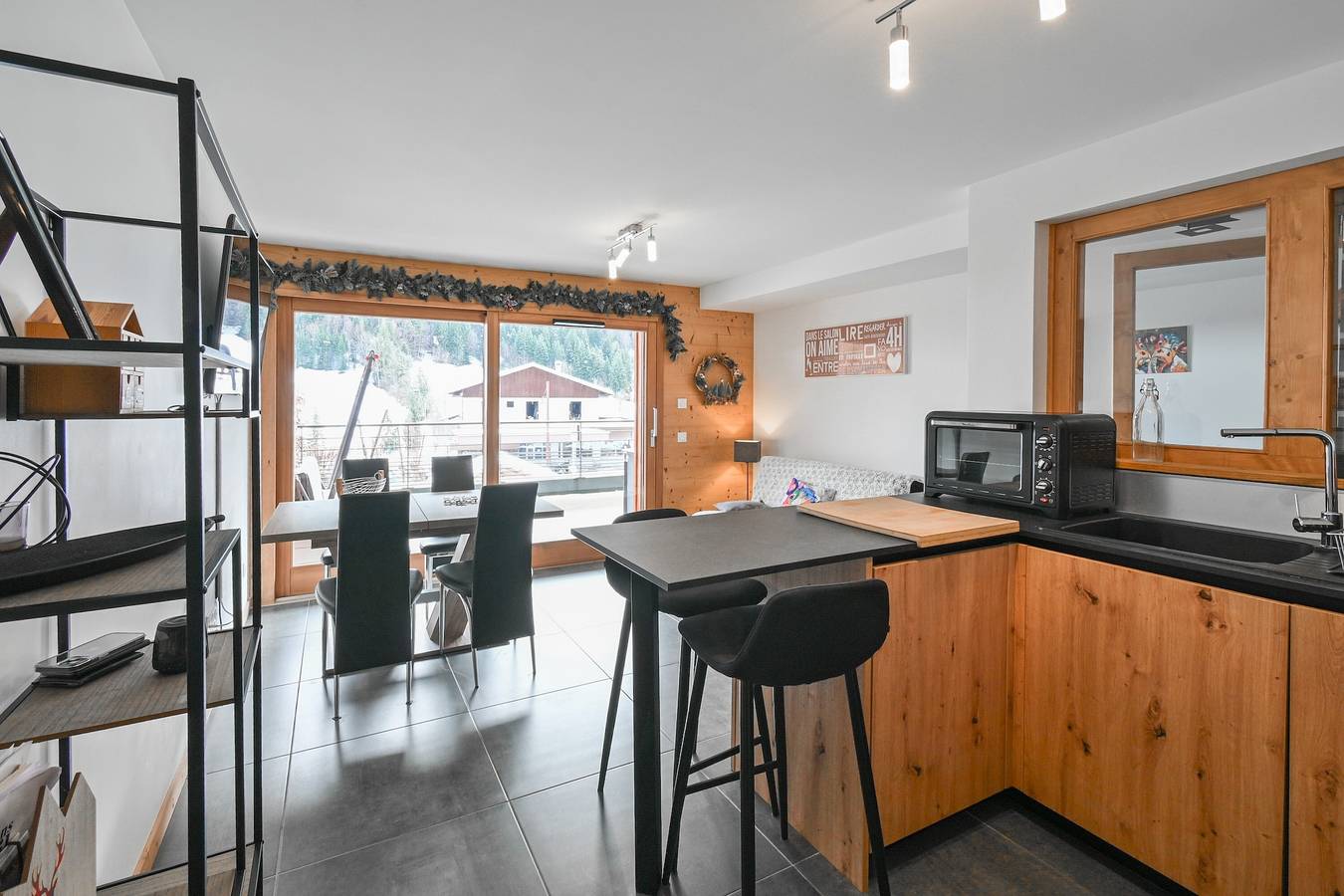 Apartamento entero, Apartamento 'Le Barat'ski' con vistas a la montaña, terraza privada y Wi-Fi in Le Grand-Bornand, Región de Annecy