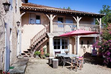 Gîte pour 10 personnes, avec terrasse et jardin à Montagnac-la-Crempse