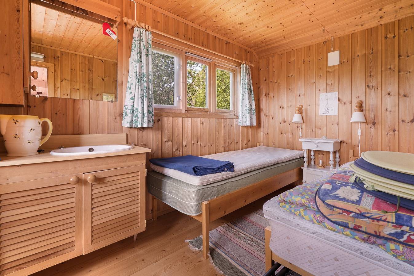 Cabin - Sleeps 6 - Pets Ok - Pato - Parking in Meløy