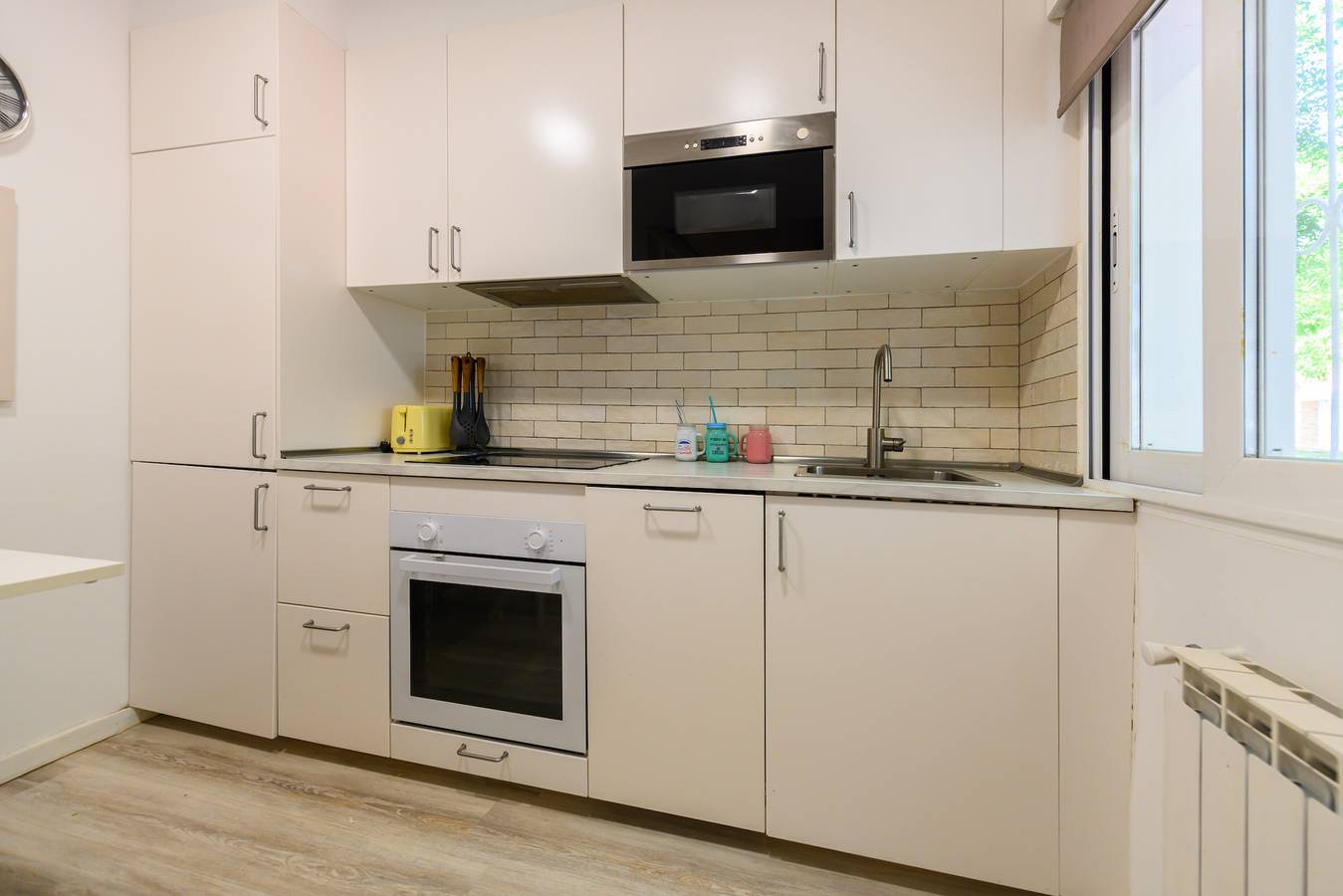 Appartamento intero, M (Hdb1203) Tarija: Habitación con confort y esenc in Madrid, Madrid Province