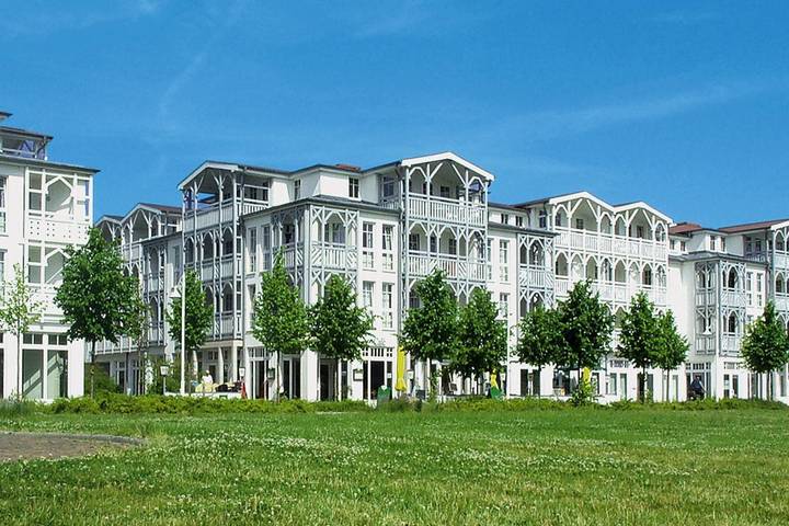 Ferienwohnung für 4 Personen, mit Balkon und Pool sowie Sauna, mit Haustier auf Rügen