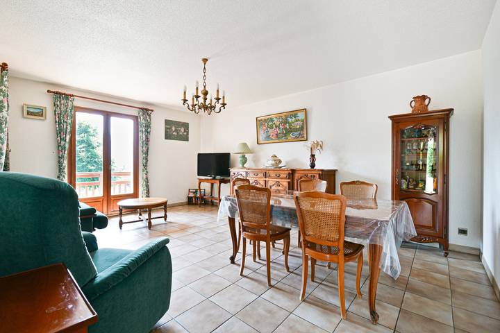 Casa independiente acogedora con vistas a la montaña, wifi y parking in Saint-Pierre-d'Albigny, Chambéry region