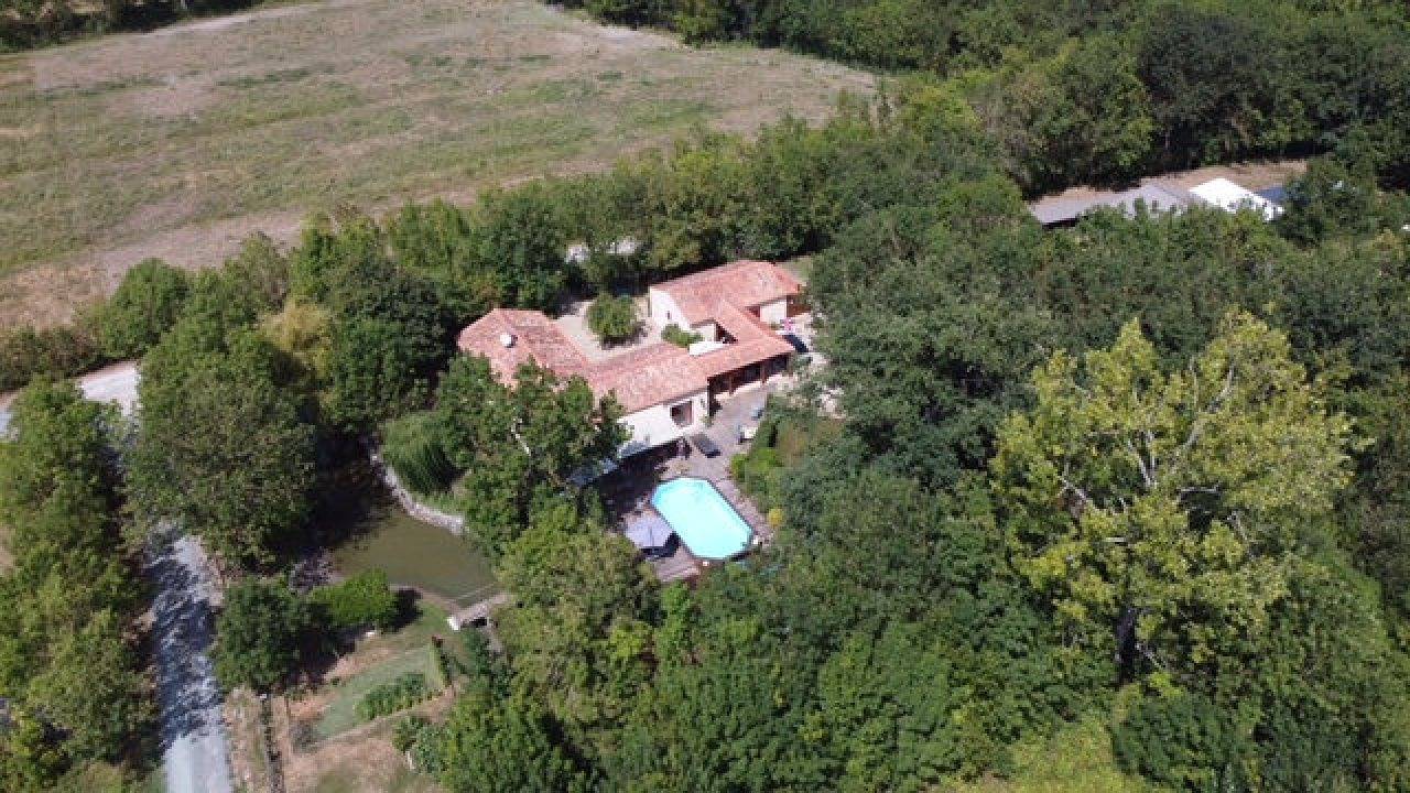 Gite Les Iris **** 45 m² en lisière Réserve des Huttes, sérénité. in Nalliers, Fontenay-le-Comte