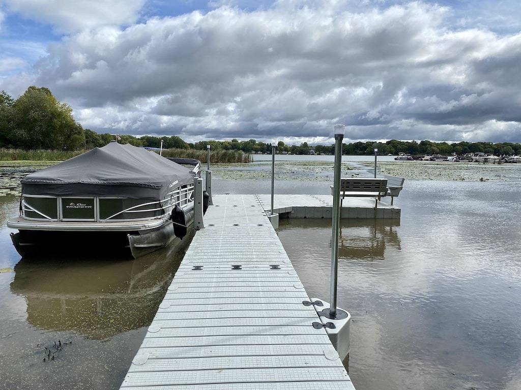 Lake front-Fishing-Snowmobile Trails Nearby! in Chisago County