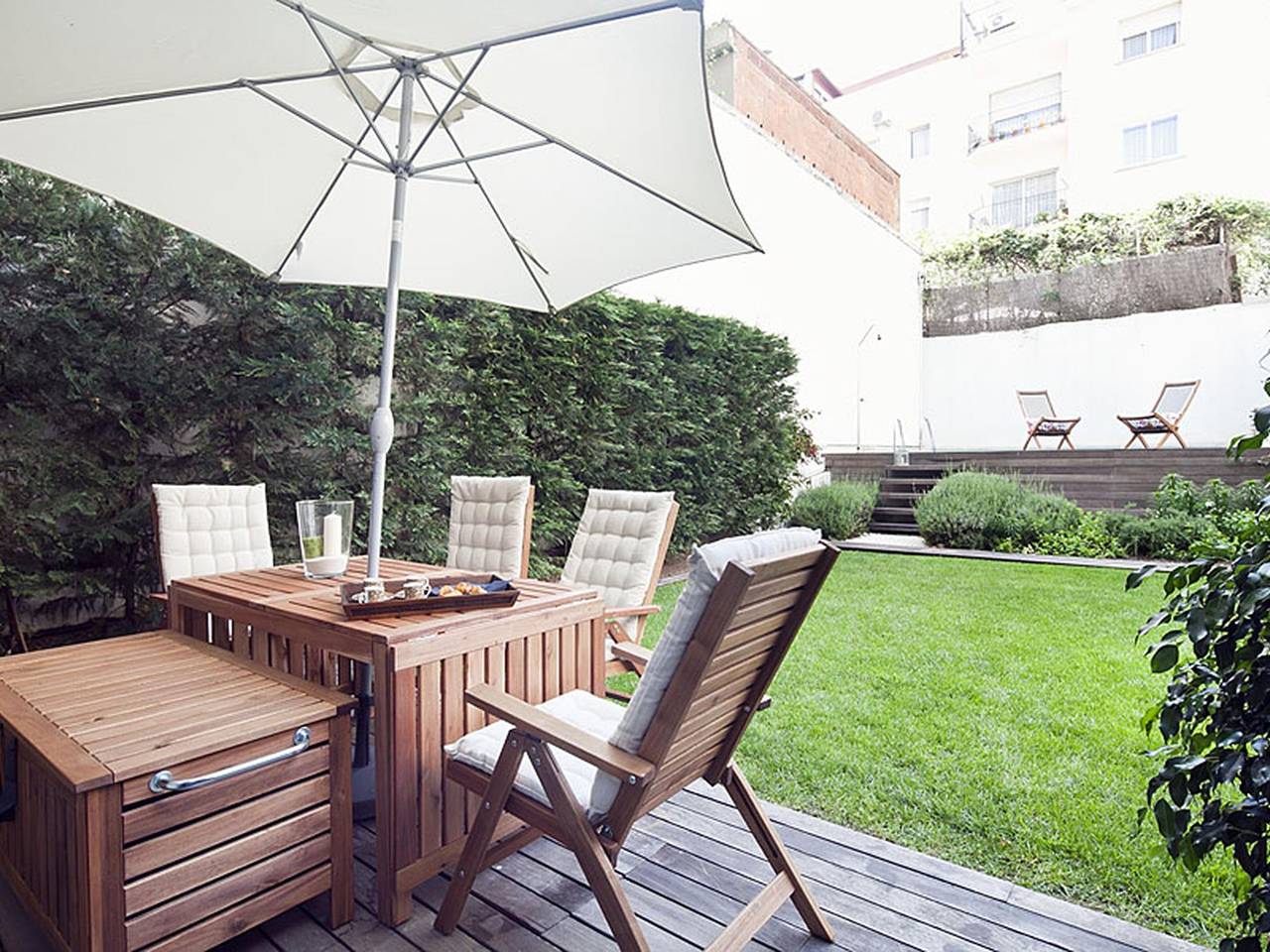 Appartement de vacances entier, Duplex avec jardin et piscine privée à Barcelone in Barcelona Centre, Barcelone