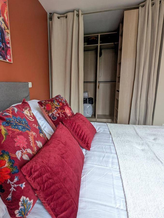 Location de vacances pour 19 personnes, avec terrasse ainsi que vue et piscine à Saint-Martin-de-Londres - 2