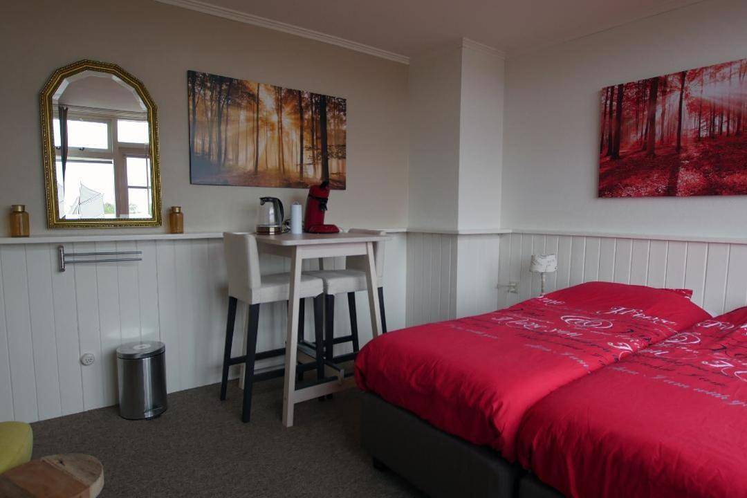 Ganze Ferienwohnung, Twin Room with Balcony in Den Hoorn, Westfriesische Inseln