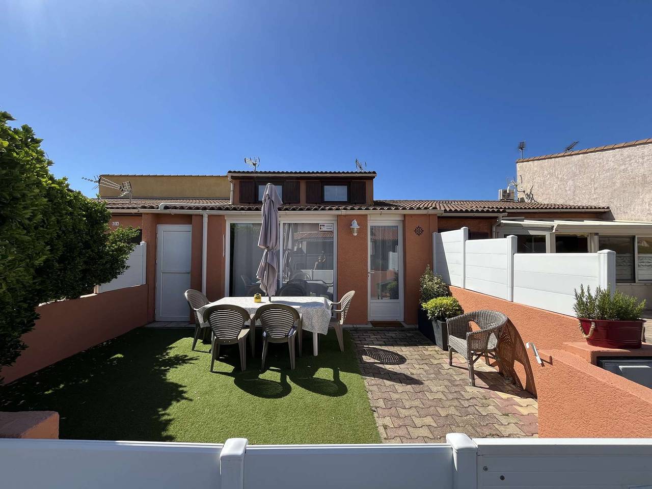 Appartement de vacances entier, Villa toute climatisée dans résidence Les Tamaris, 3 chambres, véranda, Wifi, à 400m de la plage de Portiragnes in Portiragnes Plage, Portiragnes