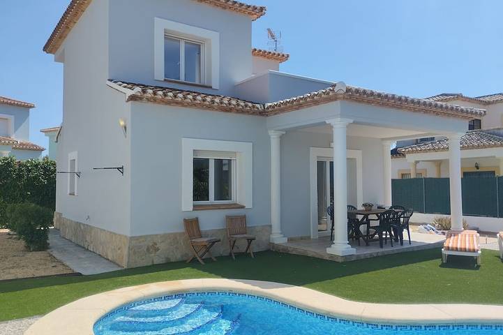 Villa pour 6 personnes, avec balcon et jardin - 1