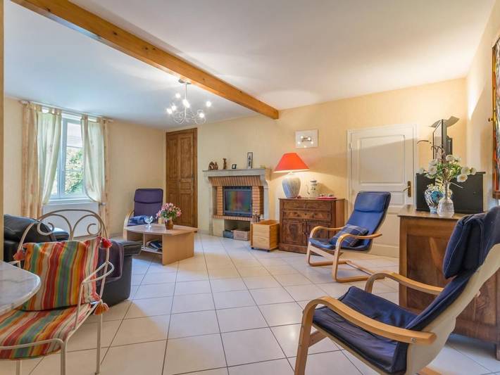 Charmantes renoviertes Haus mit Kamin, nahe Dijon und Auxonne, WLAN und sicherer Parkplatz in Champdôtre, Dijon und Umgebung