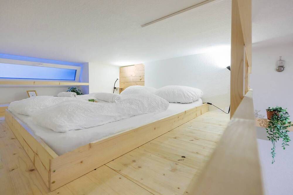 Entire apartment, Fewocation Aachen | Spacious City Apt • Nähe Hbf in Aachen, Rhineland