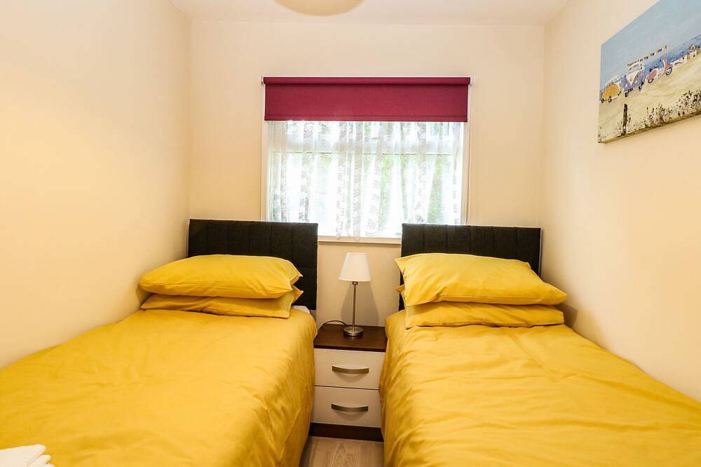 Chalet 126A, family friendly, country holiday cottage in Cromer in Cromer, Norfolk Coast