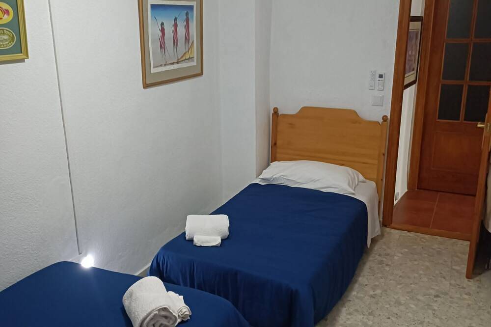 Luxury Accommodation Ideal for Large groups...Geoparque de Granada in Guadix, Geoparque de Granada
