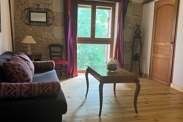 Gîte 20 minutes from the Futuroscope, with Covered Swimming Pool in Thurageau, Vienne