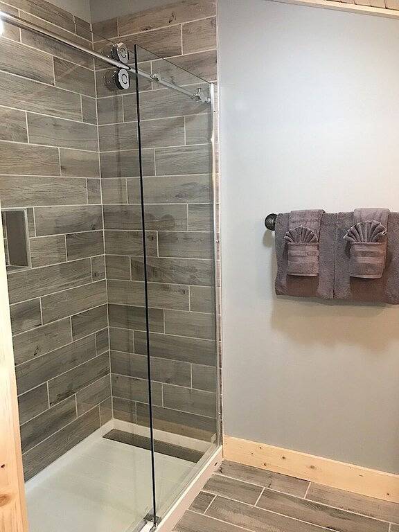 Modern Barn with Panoramic Views. Dogs allowed. in Blue Ridge Parkway, Caldwell County